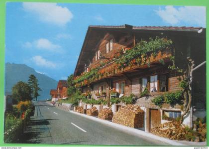 Brienz (BE) - Chalet typique sur le Lac de Brienz