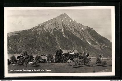 AK Aeschi bei Spiez, Ortspartie mit Hotel-Pension Friedegg, Blick zum Niesen