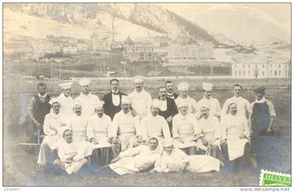 SAINT MORITZ (Suisse) carte photo groupe de cuisiniers gros plan