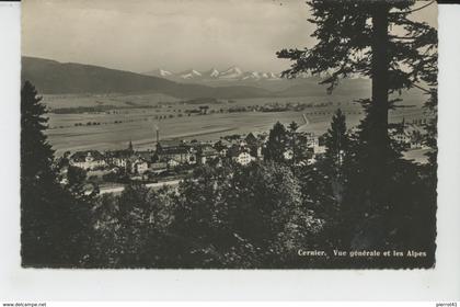 SUISSE - CERNIER - Vue générale et les Alpes