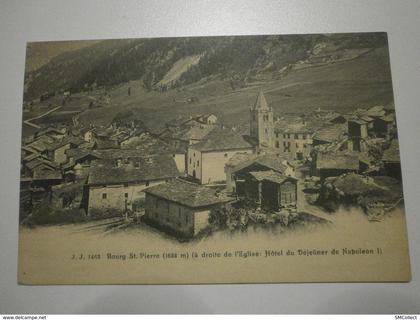 Suisse. Bourg Saint Pierre (à droite de l'église, l'hotel du déjeuner de Napoléon I) (8489)
