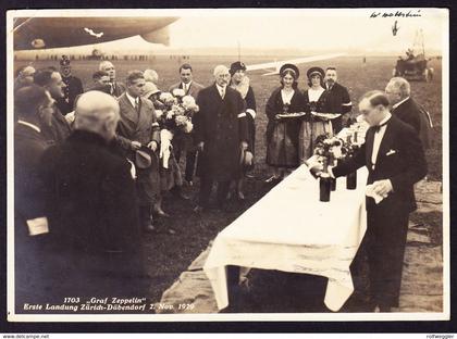 1929 Foto AK aus Zürich, kleiner Eckbug, Erste Landung Graf Zeppelin, Zürich-Dübendorf