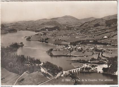 Suisse :  le lac  de  la  Gruyere , vue  aérienne