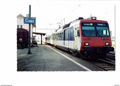 carte photo moderne - CUGY - Suisse - train national Fribourg-Neuchatel - gare - 1999