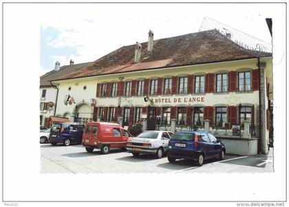 cpm - Suisse - CUGY - Fribourg - 2004 - Hôtel de l'Ange - Rivella - voitures punto peugeot