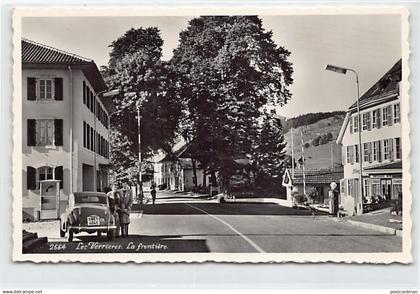 Suisse - Les Verrières (NE) La frontière - Commerces - Cabine téléphonique - Ed. Perrochet 2664