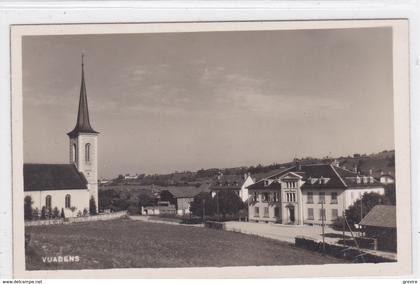 Vuadens, l'église et l'école