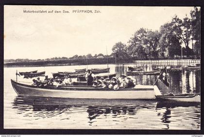 1910 gelaufene AK: Pfäffikon ZH. Motorboot auf dem See. Rückseitig Kratzspur.