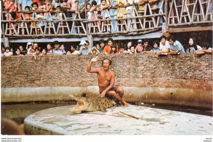 POSTAL    SAMUTPRAKARN-MIDDLE  .THAILAND  -THE GROCODILE FARM