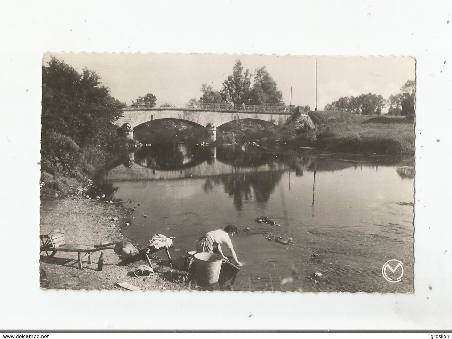 TANNAY (NIEVRE) 1014 LES BORDS DE L'YONNE (LAVANDIERE)