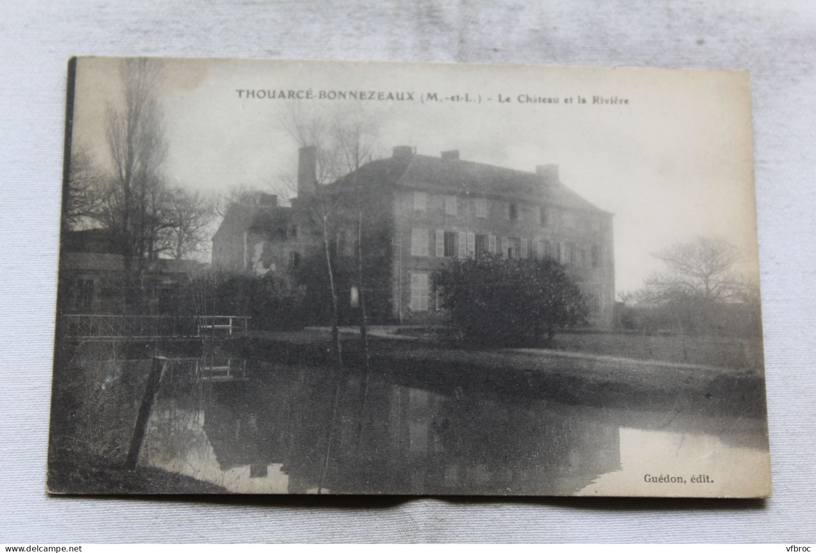 Thouarce Bonnezeaux, le château et la rivière, Maine et Loire 49