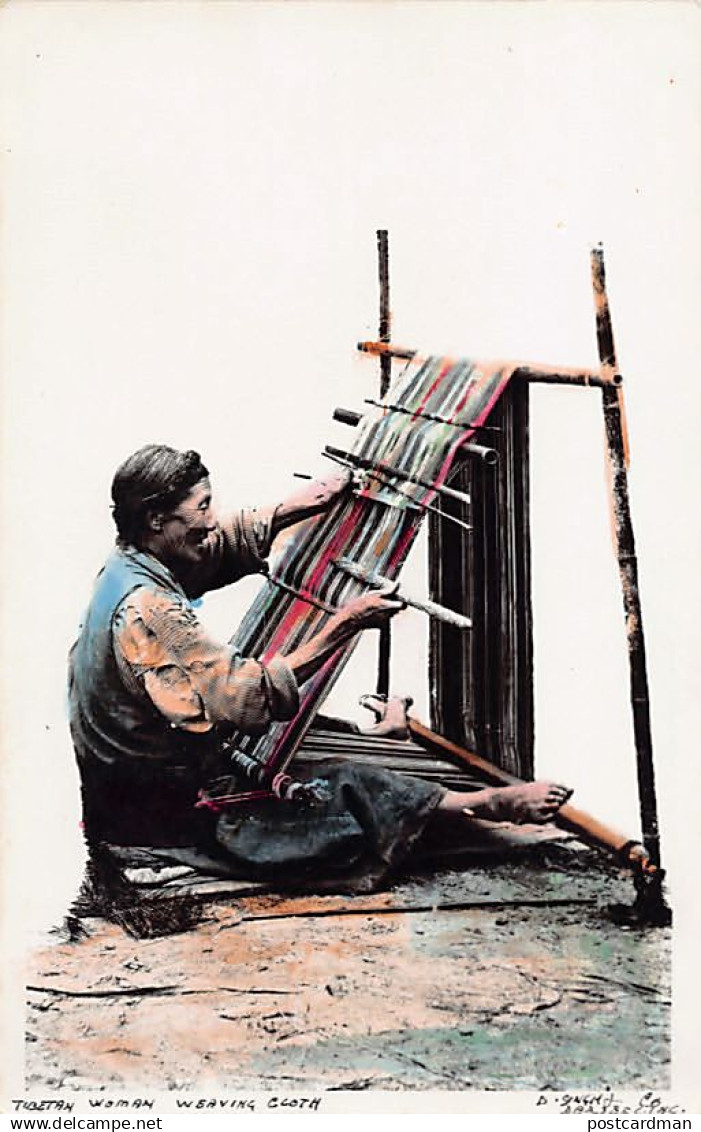 Tibet - Tibetan woman weaving cloth - REAL PHOTO D. Singh & Co.