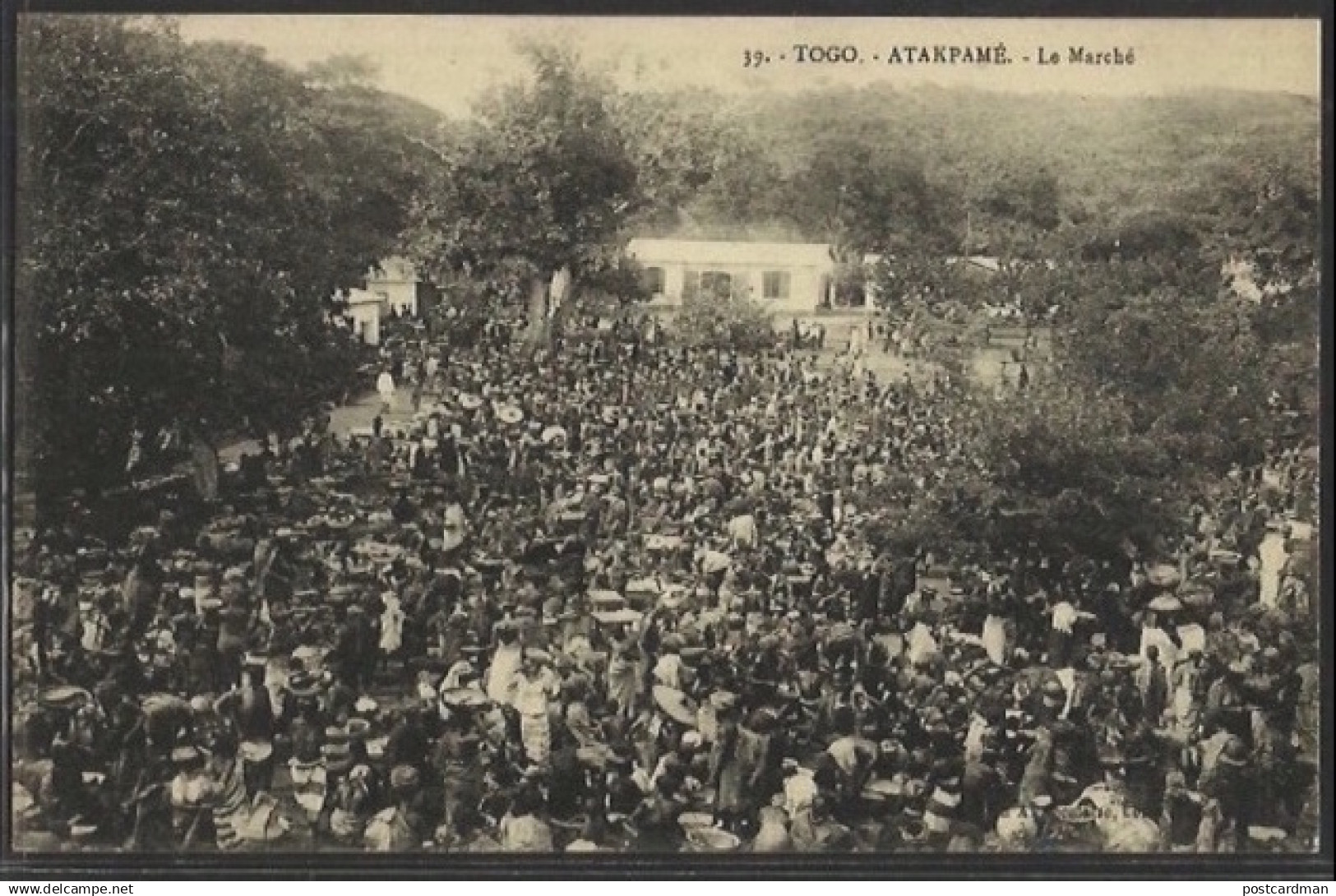 TOGO - Atakpame - Le marché. Published by A. Accolatse - 39