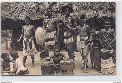 Togo - Groupe de féticheurs - CARTE PHOTO - Ed. inconnu