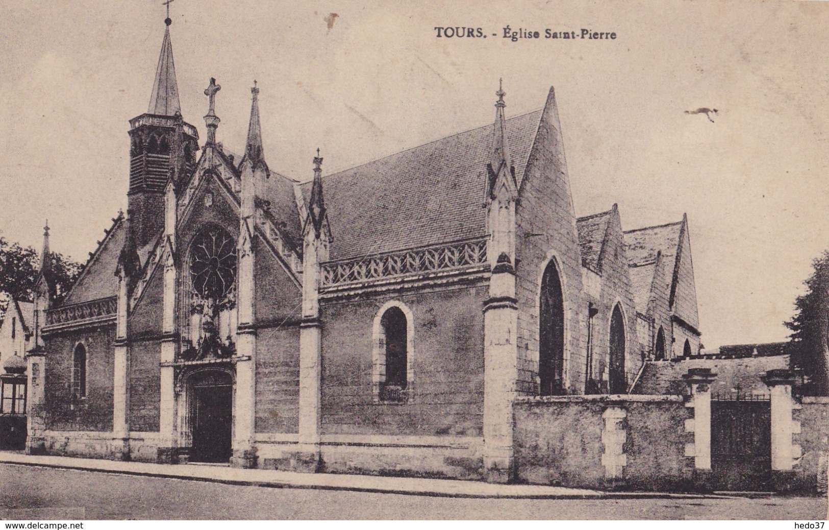 Tours - Eglise Saint-Pierre