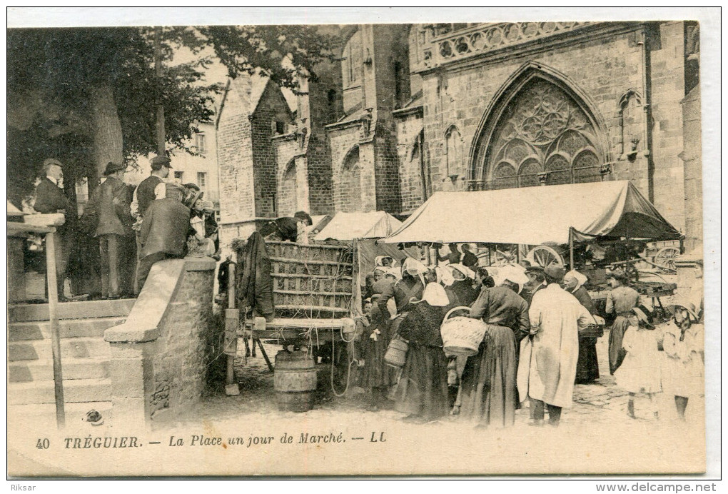 TREGUIER(COTES D ARMOR) MARCHE