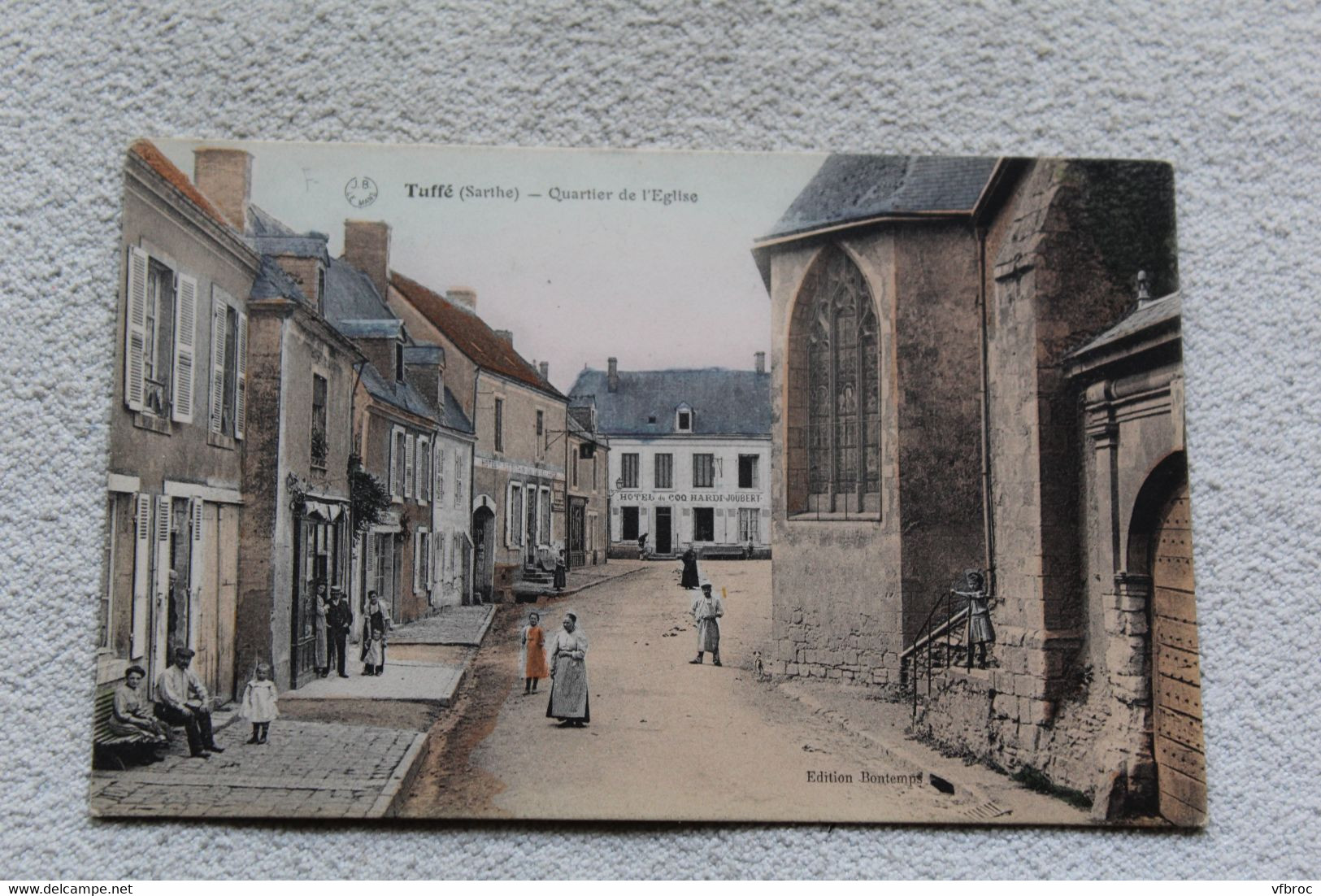 Tuffé, quartier de l'église, Sarthe 72