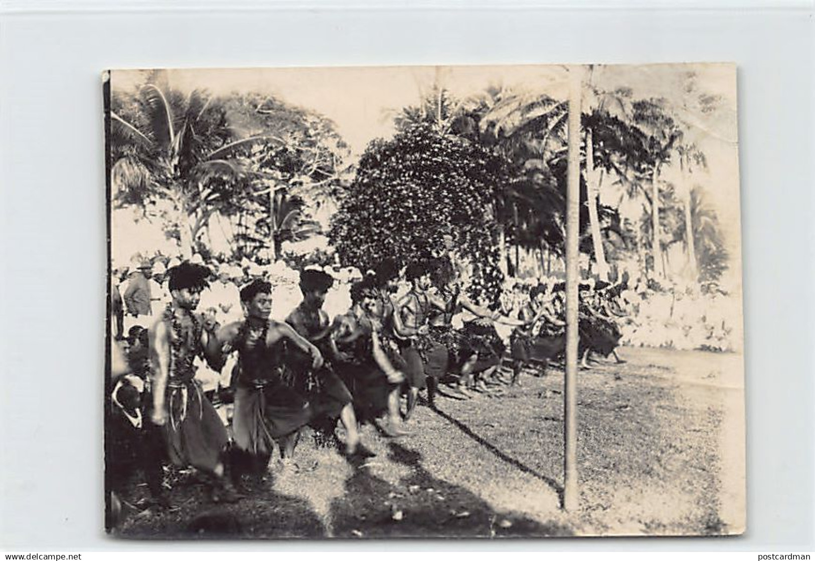 U.S. Samoa - Siva Siva native dance - PHOTOGRAPH date July 1910 - Size approx. 9 cm. By 12 cm. - Publ. unknown