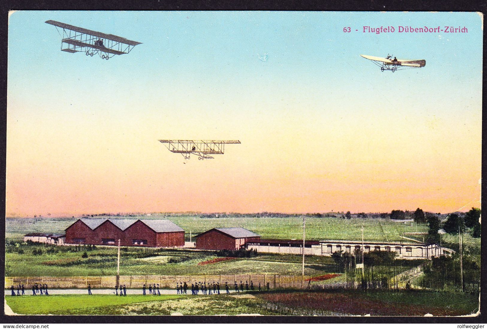 um 1910 ungelaufene AK: Flugfeld Dübendorf. Rückseitig Kratzspur rechts unten.