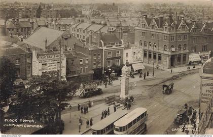 ROYAUME UNI - Angleterre - London Suburbs - Clapham Common - Clock tower - Animé - Carte Postale Ancienne