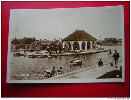 CPA ¨PHOTO-ANGLETERRE -ISLAND IN NEW BOATING LAKE ,GT YARMOUTH-ANIMEE-NON VOYAGEE - CARTE EN BON ETAT .