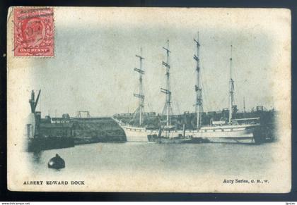 cpa Angleterre Newcastle upon Tyne -- Albert Edward Dock    LANR68