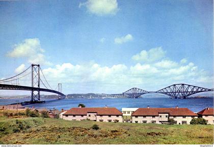 ECOSSE. Carte postale neuve. The Forth Bridges from South Queensferry.