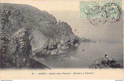 Jersey - Rocks near Plemont - Rochers à Plemont - Publ. unknown 87