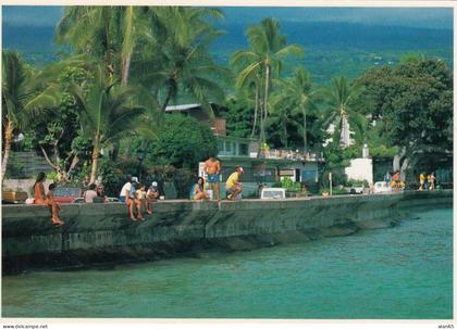 Kailua-Kona Big Island of Hawaii, Alii Drive Fishing from Sea Wall, c1990s Vintage Postcard