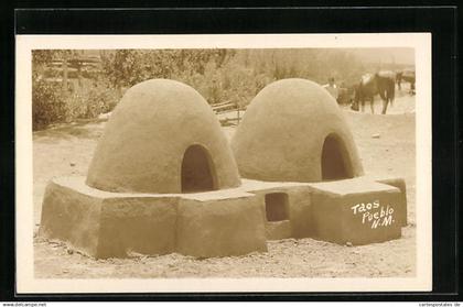 AK Taos Pueblo, NM, Lehmofen