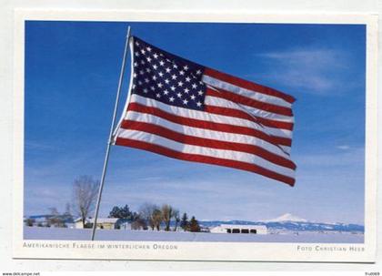 AK 072482 USA - Oregon - Amerikanische Flagge im winterlichen Oregon