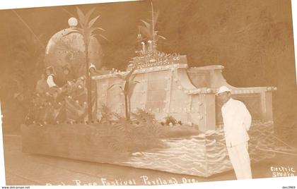 ETATS-UNIS - OR - Oregon - Portland - Electric Parade Rose Festival - Battleship - Photo-Carte