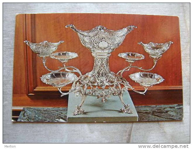 US -WI - Oshkosh - George III Epergne   D85925