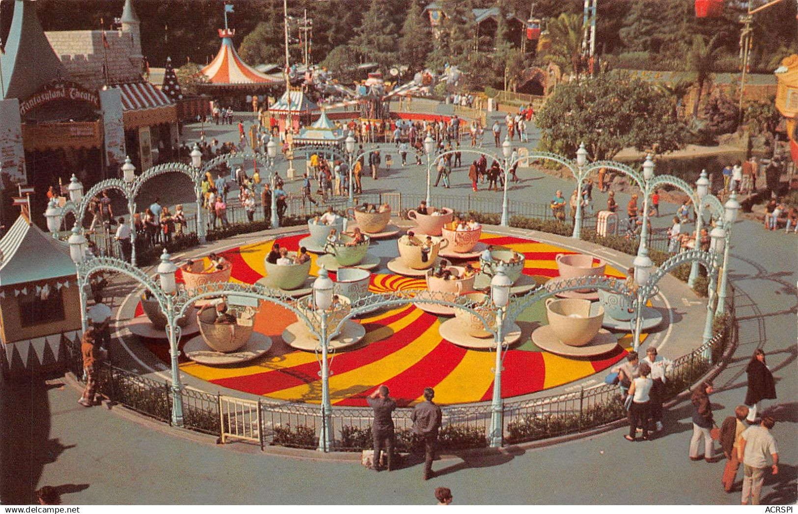 USA ANAHEIM DISNEYLAND Anaheim, CA 92802, États-Unis tea party (Scan R/V) N° 8 \MR8058