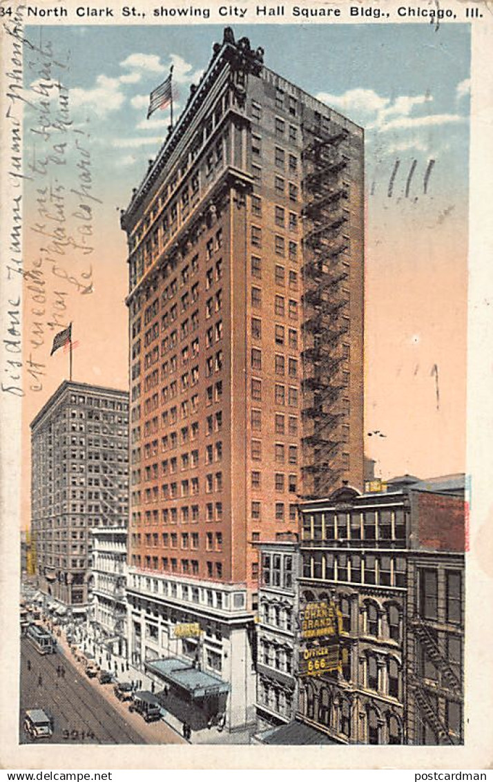 Usa - CHICAGO (IL) North Clarc St., showing City Hall Square Building