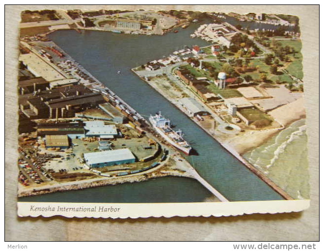 USA -  Wisconsin - The Harbour at KENOSHA -Simmons Island      D113539