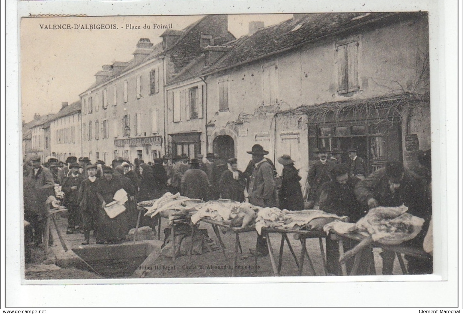 VALENCE D'ALBIGEOIS - Place du Foirail - très bon état