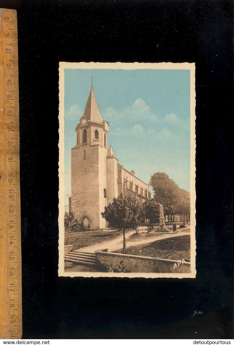 VALENCE D'ALBIGEOIS Tarn 81 : l'église et la place