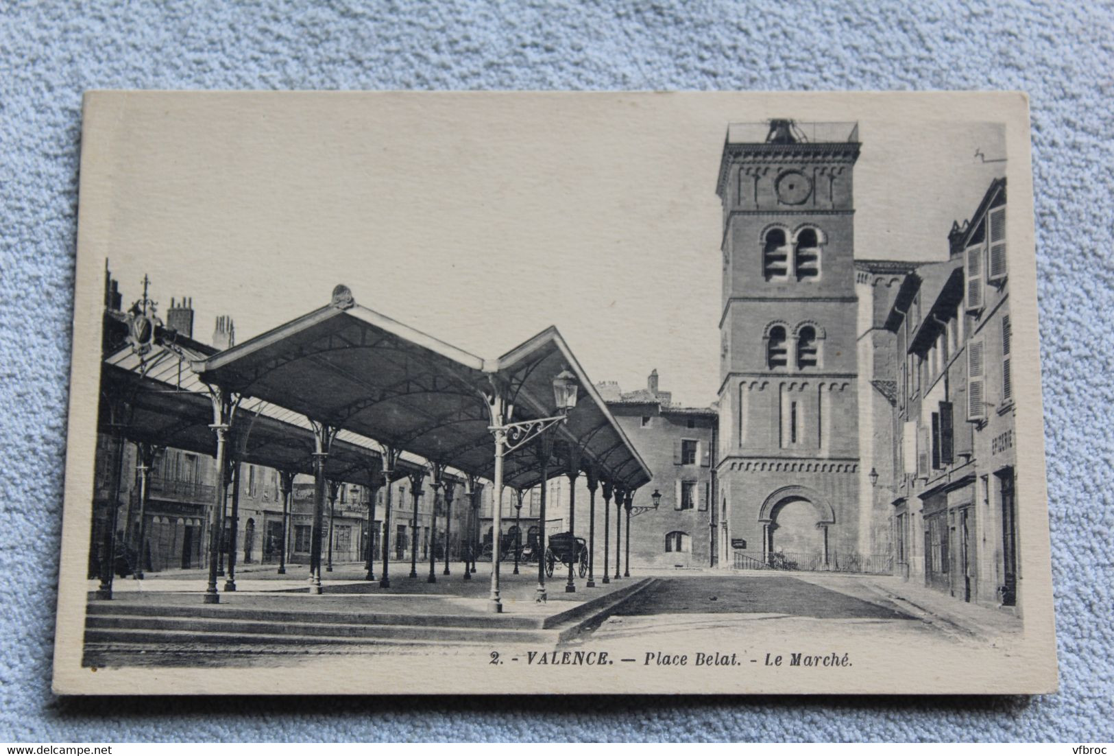 Valence, place Belat, le marché, Drôme 26