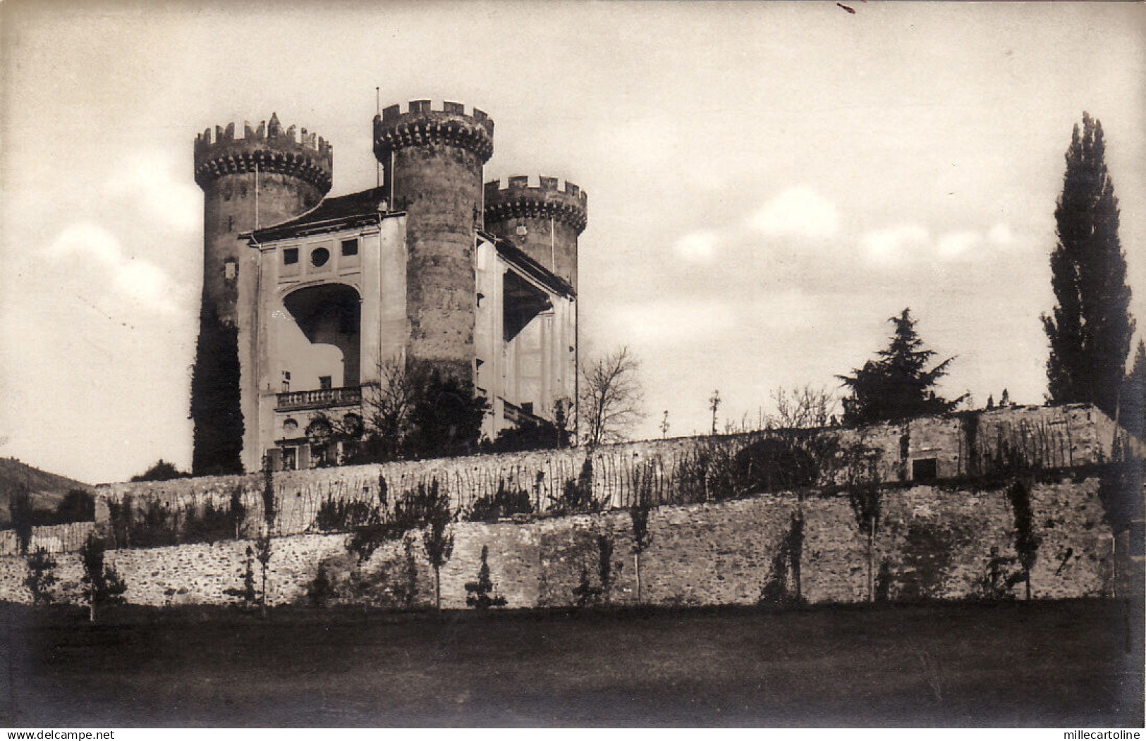 #VALLI D'AOSTA- VAL DI COGNE- AYMAVILLE...IL CASTELLO