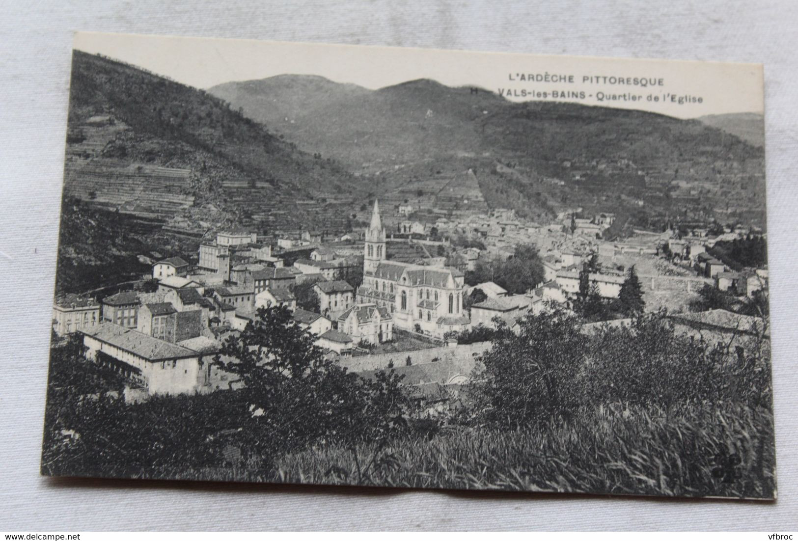 Vals les bains, quartier de l'église, Ardèche 07