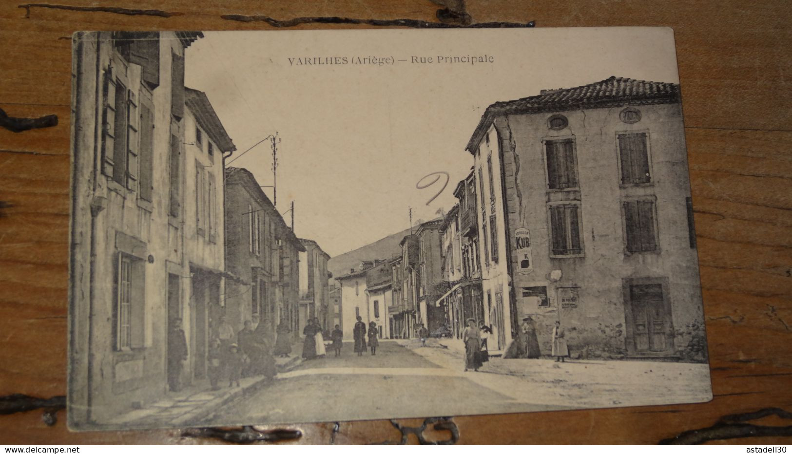 VARILHES, rue principale ................ 19147