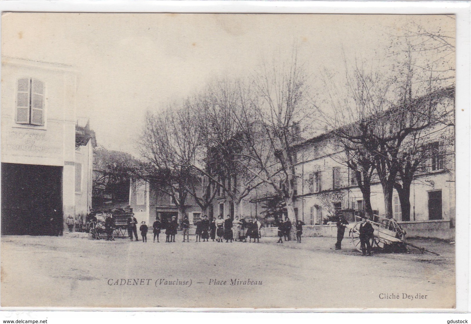 Vaucluse - Cadenet - place Mirabeau