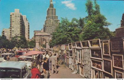 USA - ETATS-UNIS - New York CITY - AVENUE HOTEL - ART GALLERY OUTDOOR - AT GREENWICH VILLAGE   SHOWING