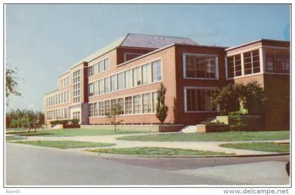 East Lansing Michigan, Michigan State College, Physice-Mathematics Building Campus View c1950s Vintage Postcard