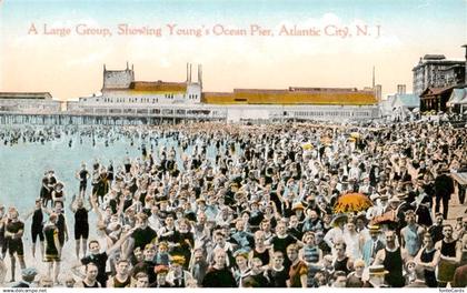 73794074 Atlantic City New Jersey A large Groupe showing Youngs Ocean Pier