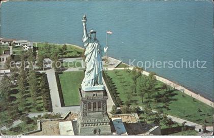 11690552 New York City Statue of Liberty aerial view Freiheitsstatue