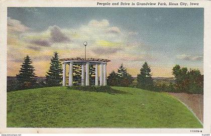 AK 202967 USA - Iowa - Sioux City - Pergola and Drive in Grandview Park