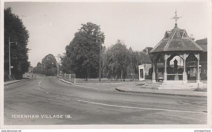 AK Ickenham Village Pump Long Lane High Road a Hillingdon Uxbridge Ruislip London Suburbs United Kingdom England UK