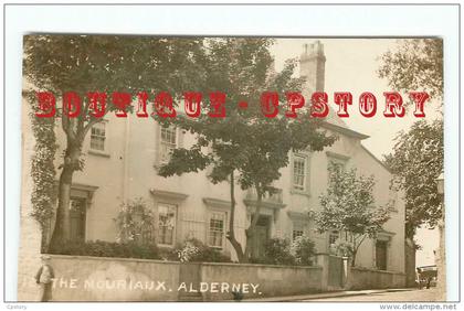 THE MOURIAUX ALDERNEY < REAL PHOTOGRAPH POSTCARD < CARTE PHOTO < DOS SCANNE